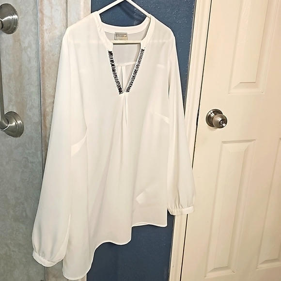 NWOT CREATION L - white long sleeved V Neck blouse w metallic decor 12 - Picture 9 of 11